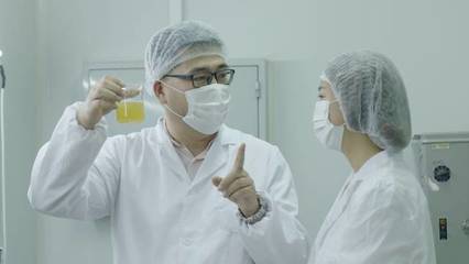 為愛筑夢 大叔傾情打造化妝品工廠，將心中摯愛捧上事業巔峰